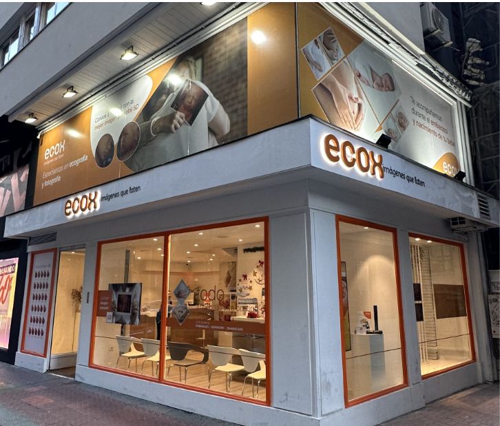 Fachada de un centro Ecox de ecografía emocional